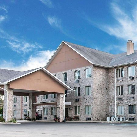 Comfort Inn Whitehall Near Michigan'S Adventure Extérieur photo