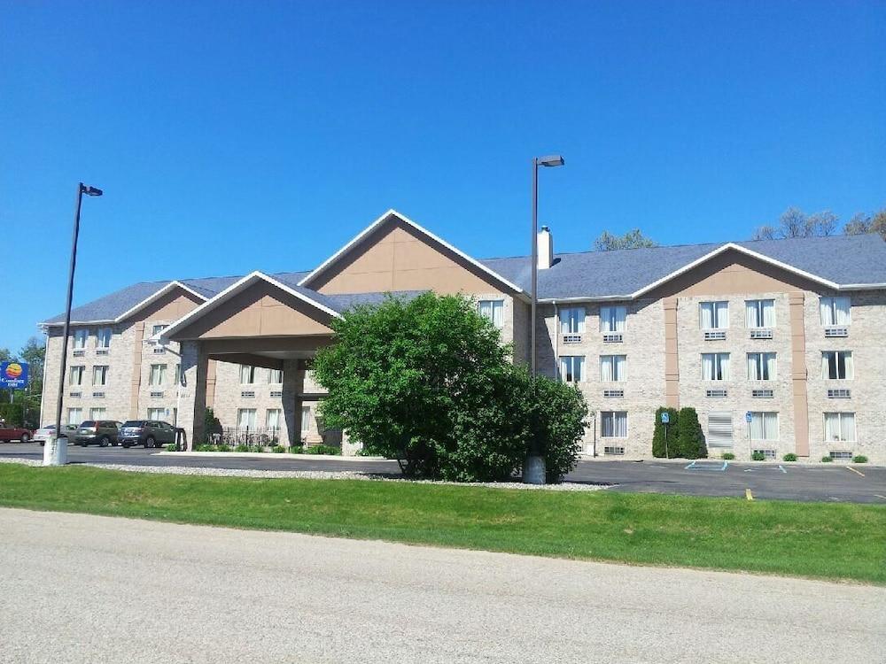 Comfort Inn Whitehall Near Michigan'S Adventure Extérieur photo
