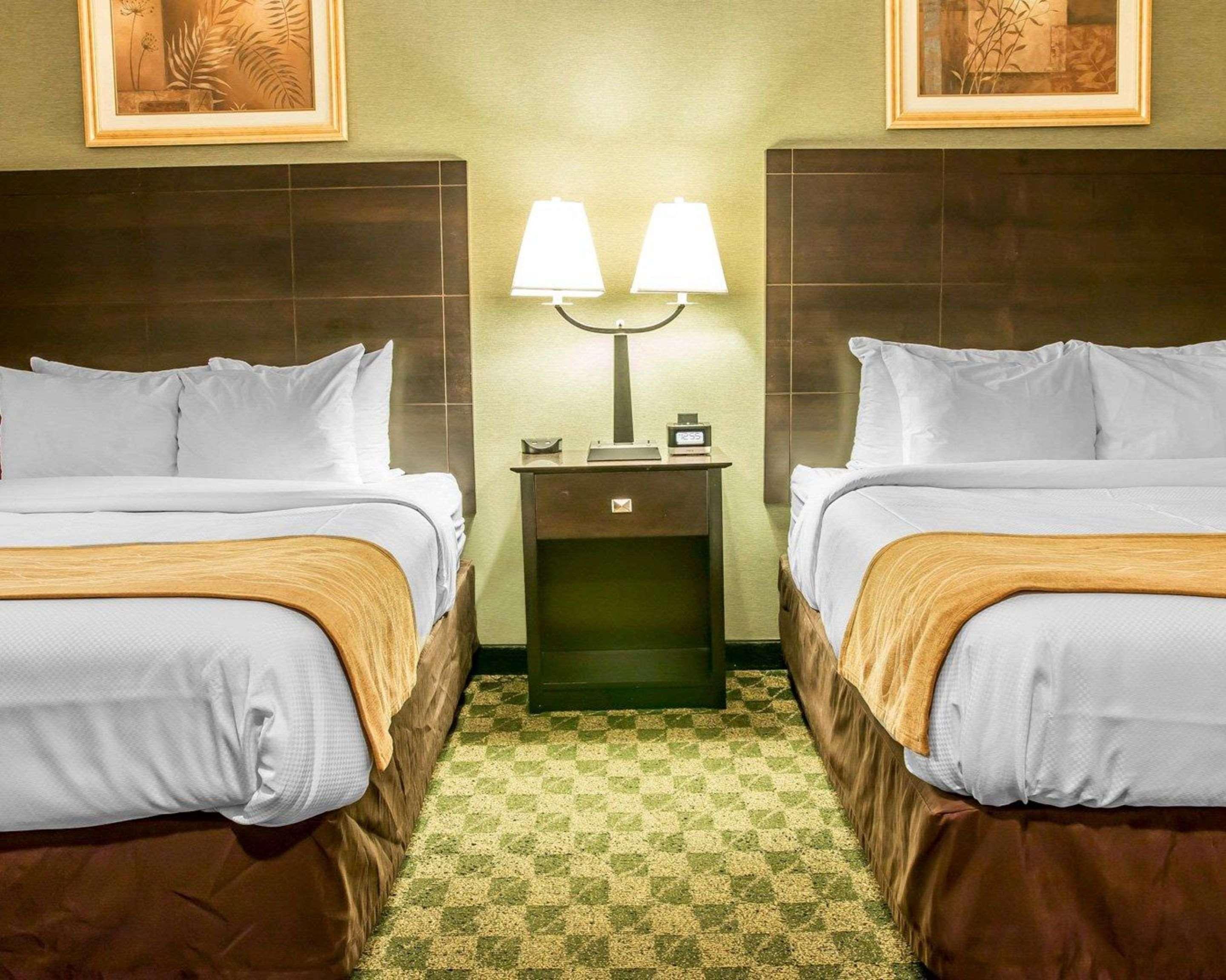 Comfort Inn Whitehall Near Michigan'S Adventure Extérieur photo