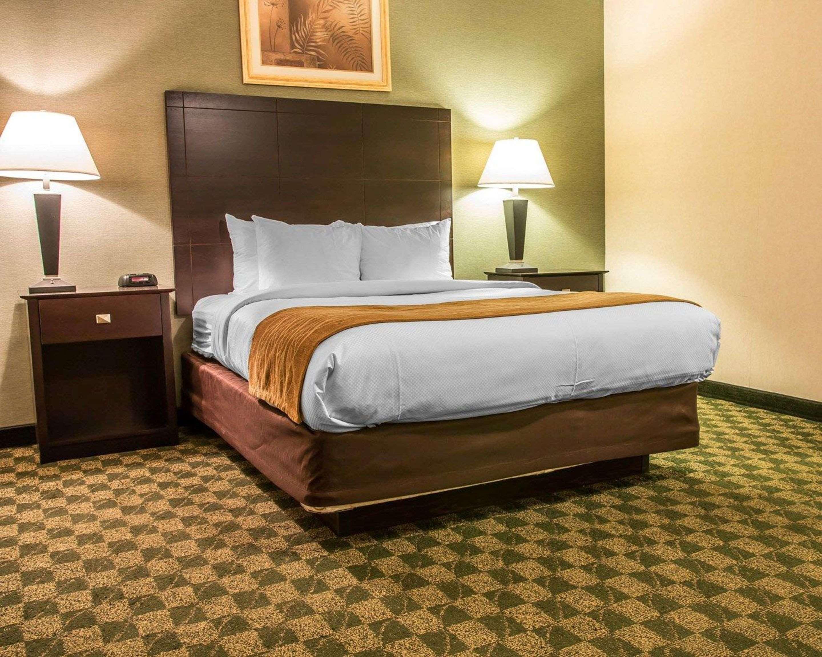 Comfort Inn Whitehall Near Michigan'S Adventure Extérieur photo