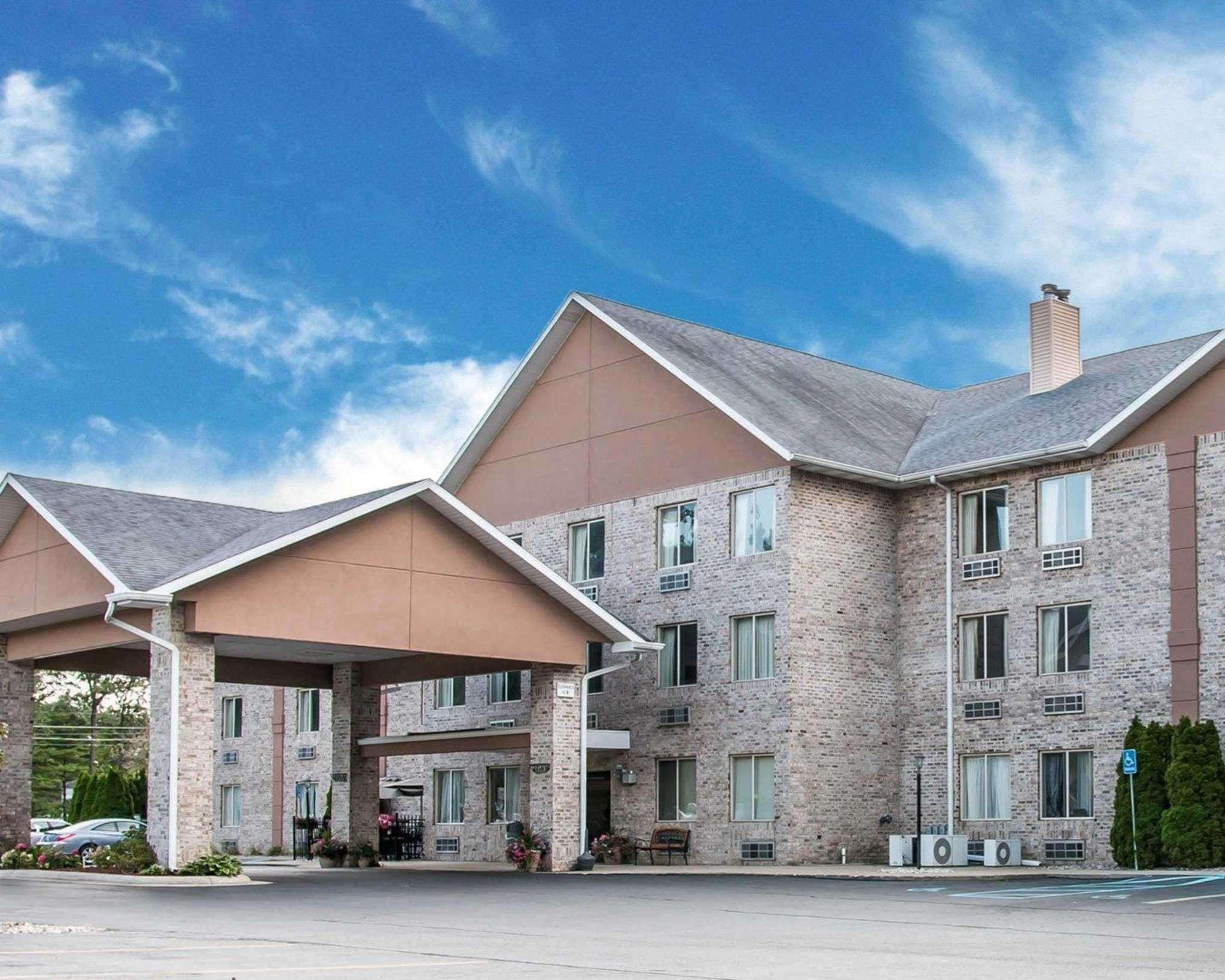 Comfort Inn Whitehall Near Michigan'S Adventure Extérieur photo