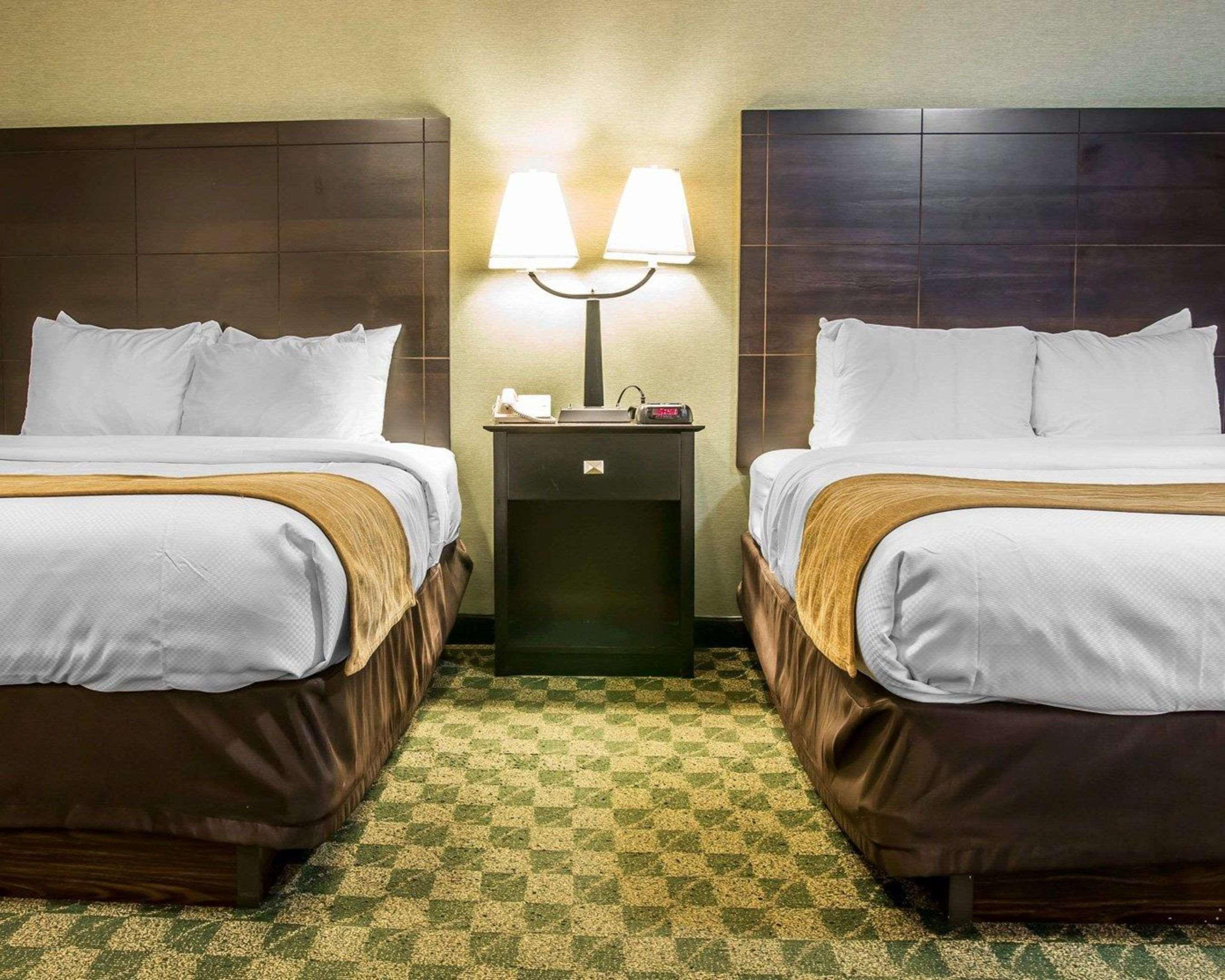 Comfort Inn Whitehall Near Michigan'S Adventure Extérieur photo