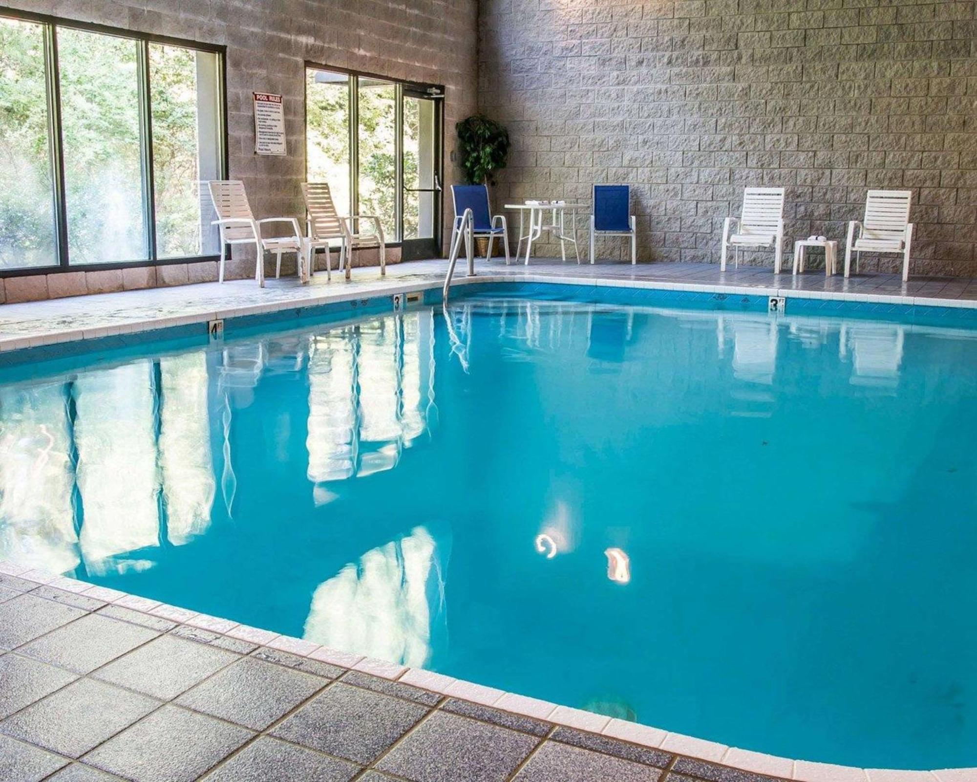 Comfort Inn Whitehall Near Michigan'S Adventure Extérieur photo