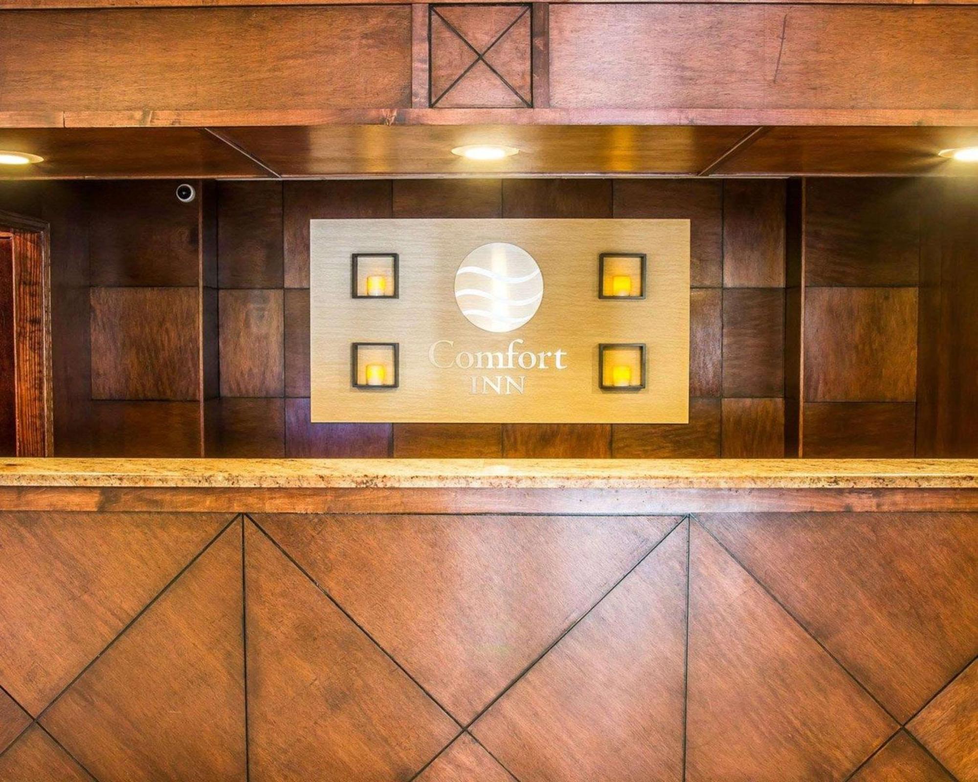 Comfort Inn Whitehall Near Michigan'S Adventure Extérieur photo