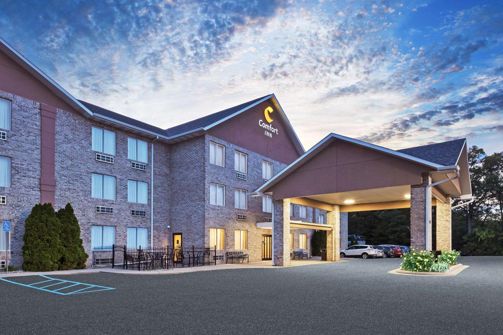 Comfort Inn Whitehall Near Michigan'S Adventure Extérieur photo